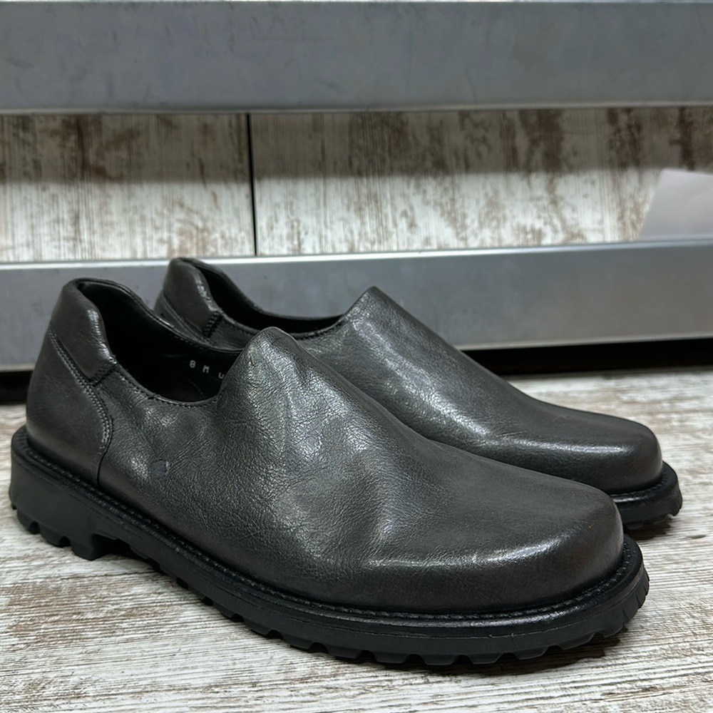 Donald J Pliner Size 8M Grey Leather Stretch Shoes